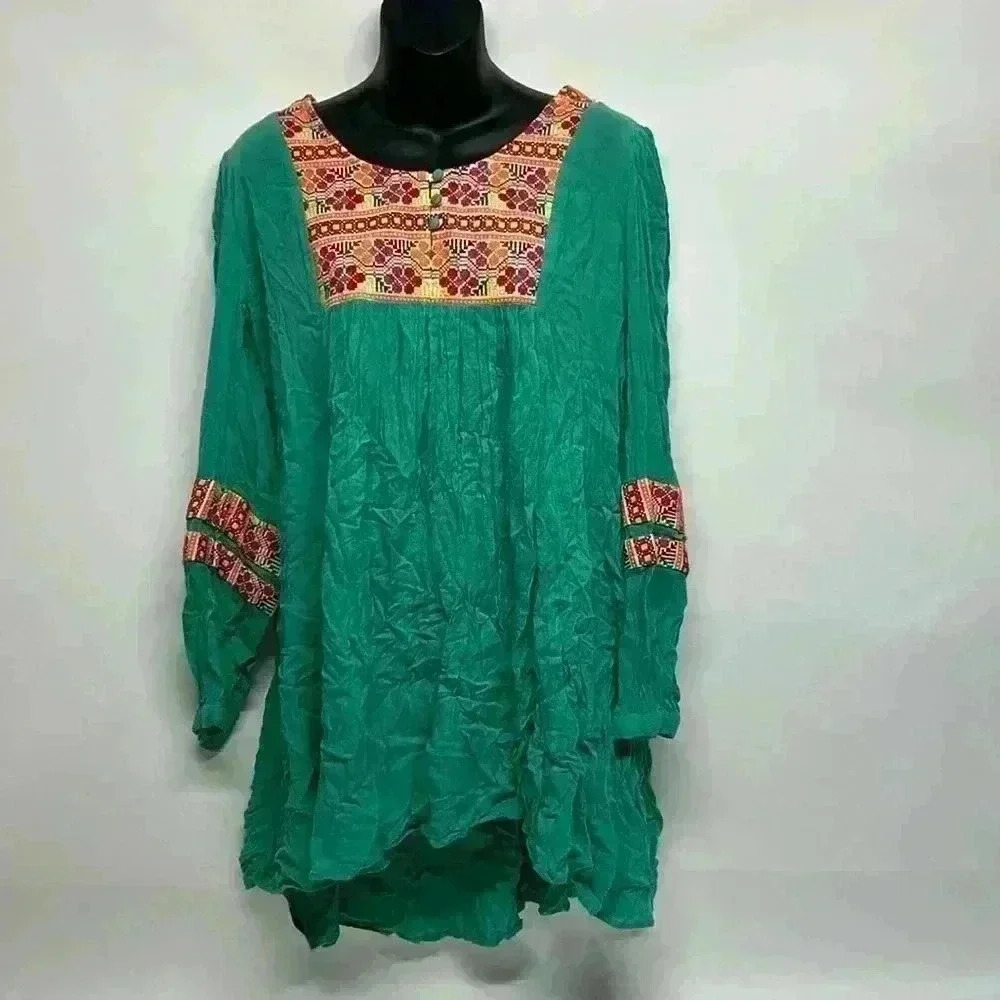 Judith March size small embroidered green long tunic top